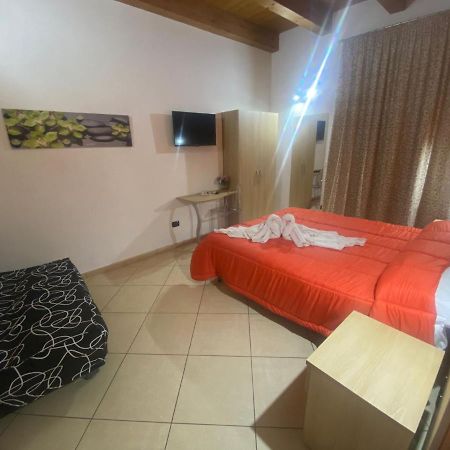 Mandanici :Borgo Marsalini Hotel บาร์เชลโลนา-ปอซโซ ดี กอตโต ภายนอก รูปภาพ