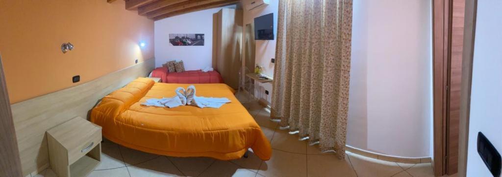 Mandanici :Borgo Marsalini Hotel บาร์เชลโลนา-ปอซโซ ดี กอตโต ภายนอก รูปภาพ