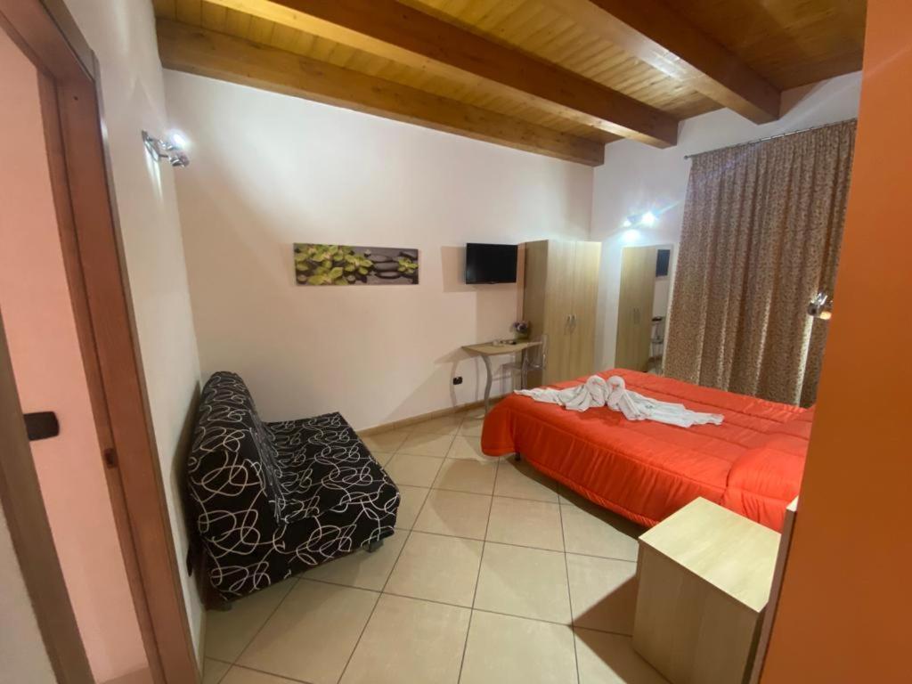 Mandanici :Borgo Marsalini Hotel บาร์เชลโลนา-ปอซโซ ดี กอตโต ภายนอก รูปภาพ